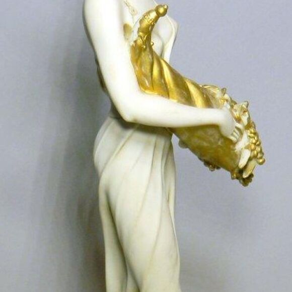 Signed Vintage Giuseppe Armani Figurine, Beautiful Lady Holding a Cornucopia - Picture 5 of 8
